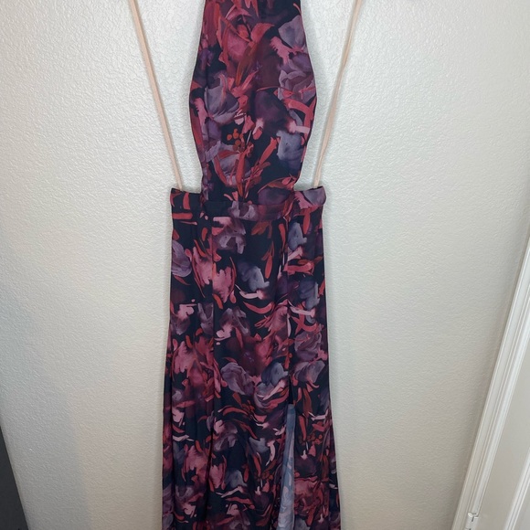 Fame and Partners Abstract Print Open Back Gown w/ Slit Wedding Guest | Size 0 - Picture 9 of 10